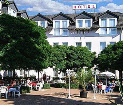 фото отеля Hotel und Restaurant Waldschloesschen Klieken
