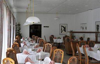 фото отеля Hotel und Restaurant Waldschloesschen Klieken