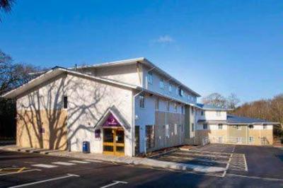 фото отеля Premier Inn Christchurch Highcliffe