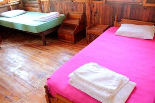 фото отеля Jungle Bells Hostel