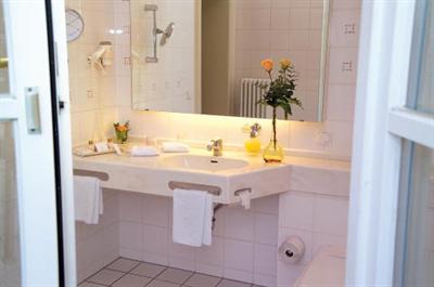фото отеля Parkhotel Schlangenbad