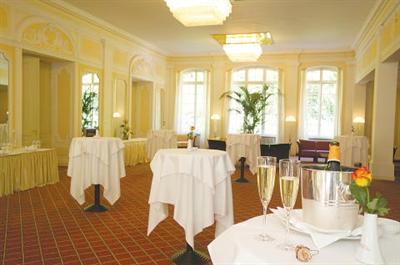 фото отеля Parkhotel Schlangenbad
