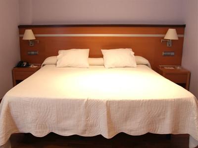 фото отеля Hotel Isur Llerena