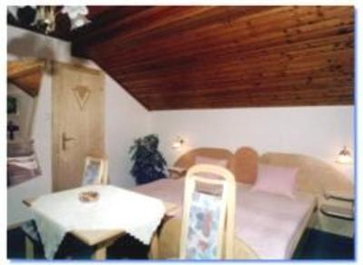 фото отеля Gastehaus Kristall Familie Gangl