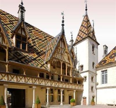 фото отеля Hotel Le Foch Beaune