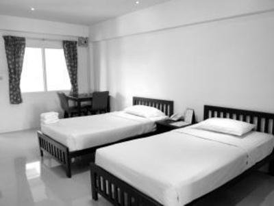 фото отеля Golden House Service Apartment