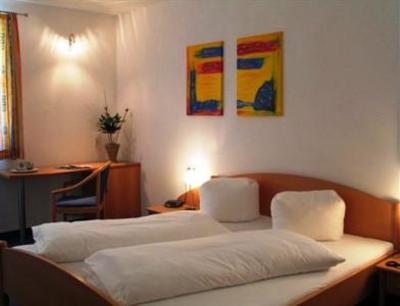 фото отеля Hotel Garni Zwei Jahreszeiten