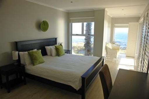 фото отеля Oystercatcher Lodge