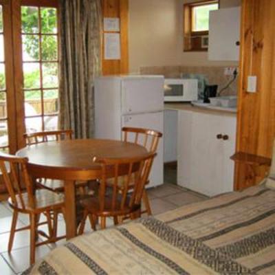 фото отеля Lakeside Accommodation