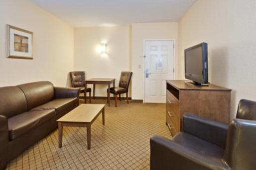 фото отеля Holiday Inn Hotel & Suites Barboursville