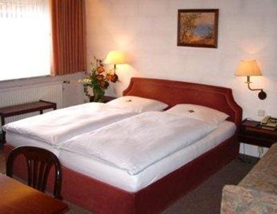 фото отеля Hotel Alfa Neu-Isenburg