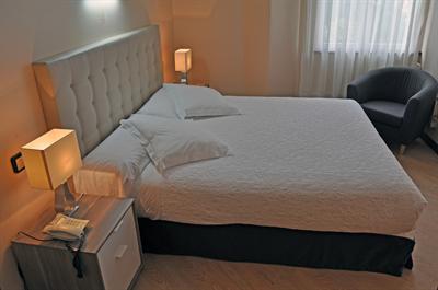 фото отеля Hotel Apartamentos Don Carlos