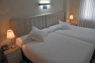 фото отеля Hotel Apartamentos Don Carlos