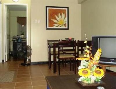 фото отеля Rosewood Pointe Residences Apartment Taguig