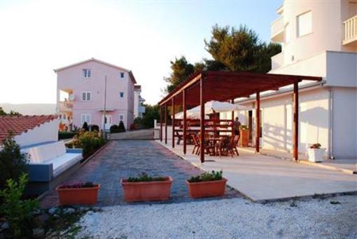 фото отеля Villa Bianca Apartments Okrug Gornji