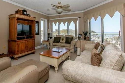 фото отеля ResortQuest Windsor Place Villa Hilton Head Island
