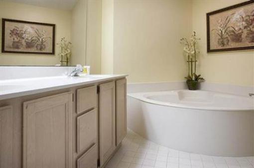 фото отеля ResortQuest Windsor Place Villa Hilton Head Island