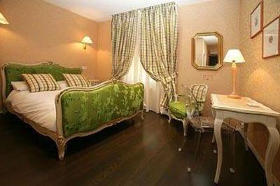фото отеля Logis Paris-Rome