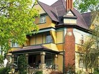 The Queen - A Victorian Bed and Breakfast