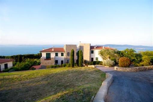 фото отеля Residenza Turistico Alberghiera Le Poste del Pianone