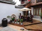 фото отеля Lijiang On The Road Hostel