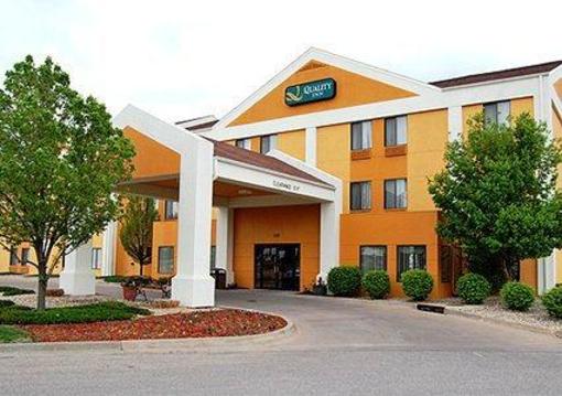 фото отеля Quality Inn Manhattan