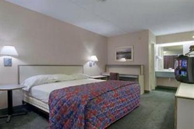 фото отеля Red Roof Inn Toledo - University