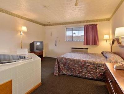 фото отеля Super 8 Youngstown Airport