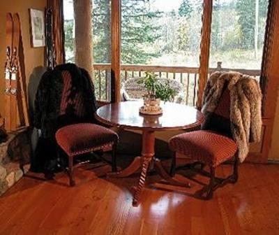фото отеля Vagabond Lodge At Kicking Horse Mountain Resort Golden (British Columbia)