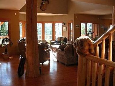 фото отеля Vagabond Lodge At Kicking Horse Mountain Resort Golden (British Columbia)