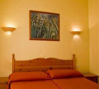 фото отеля Las Brisas Playa Park Apartment Menorca