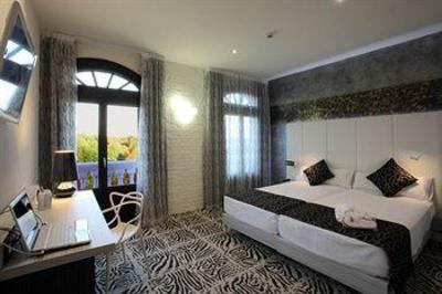 фото отеля Hostal Alfonso XII