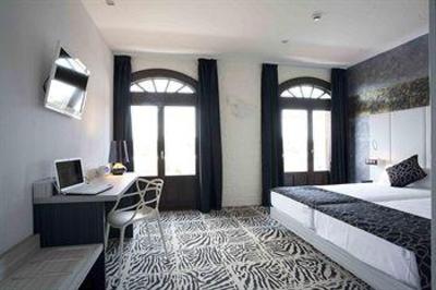 фото отеля Hostal Alfonso XII