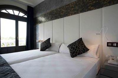 фото отеля Hostal Alfonso XII