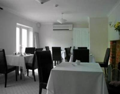 фото отеля White Gates Hotel
