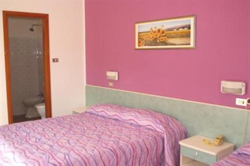 фото отеля Hotel Sandra