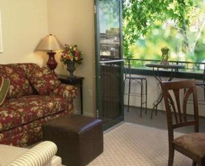 фото отеля Inn at Cherry Creek