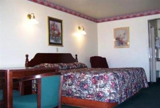 фото отеля Red Carpet Inn Wichita