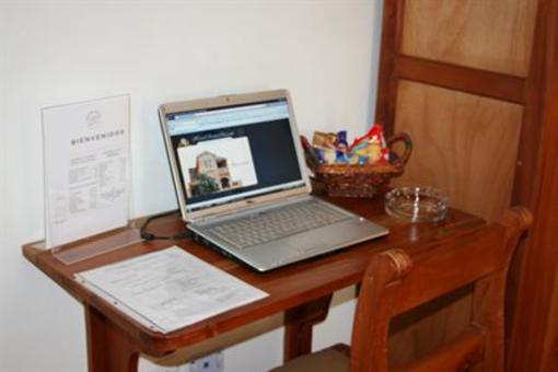 фото отеля Hostal Santa Rita