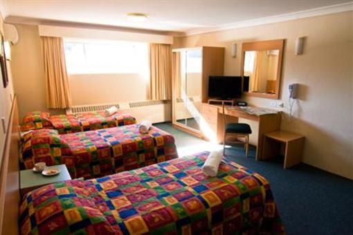 фото отеля Redleaf Resort