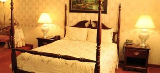 фото отеля Guggisberg Swiss Inn Millersburg
