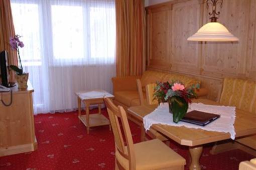 фото отеля Hotel Bergkristall Silbertal