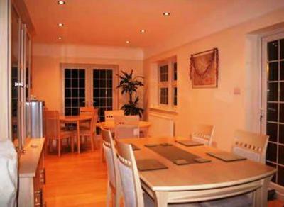фото отеля Oakhurst Gatwick B&B