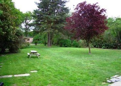 фото отеля Oakhurst Gatwick B&B