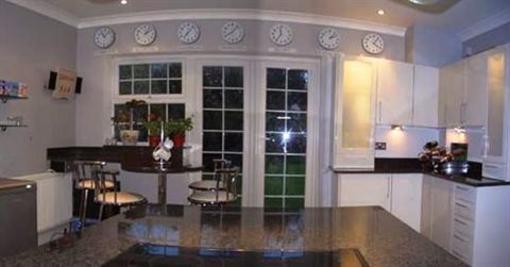 фото отеля Oakhurst Gatwick B&B