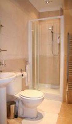 фото отеля Oakhurst Gatwick B&B