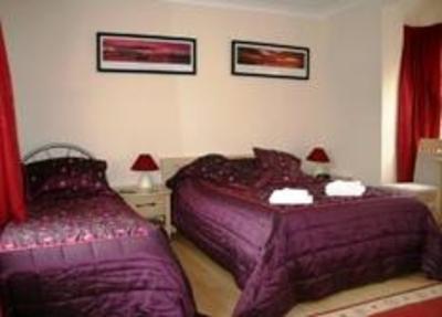 фото отеля Oakhurst Gatwick B&B
