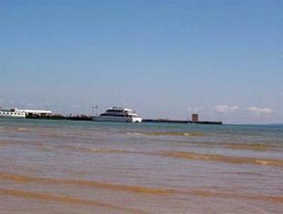 фото отеля Mackinaw Beach and Bay - Inn & Suites