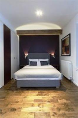 фото отеля Destiny Scotland - Malt House Apartments West End
