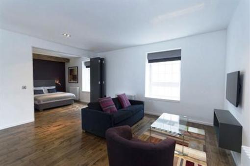 фото отеля Destiny Scotland - Malt House Apartments West End